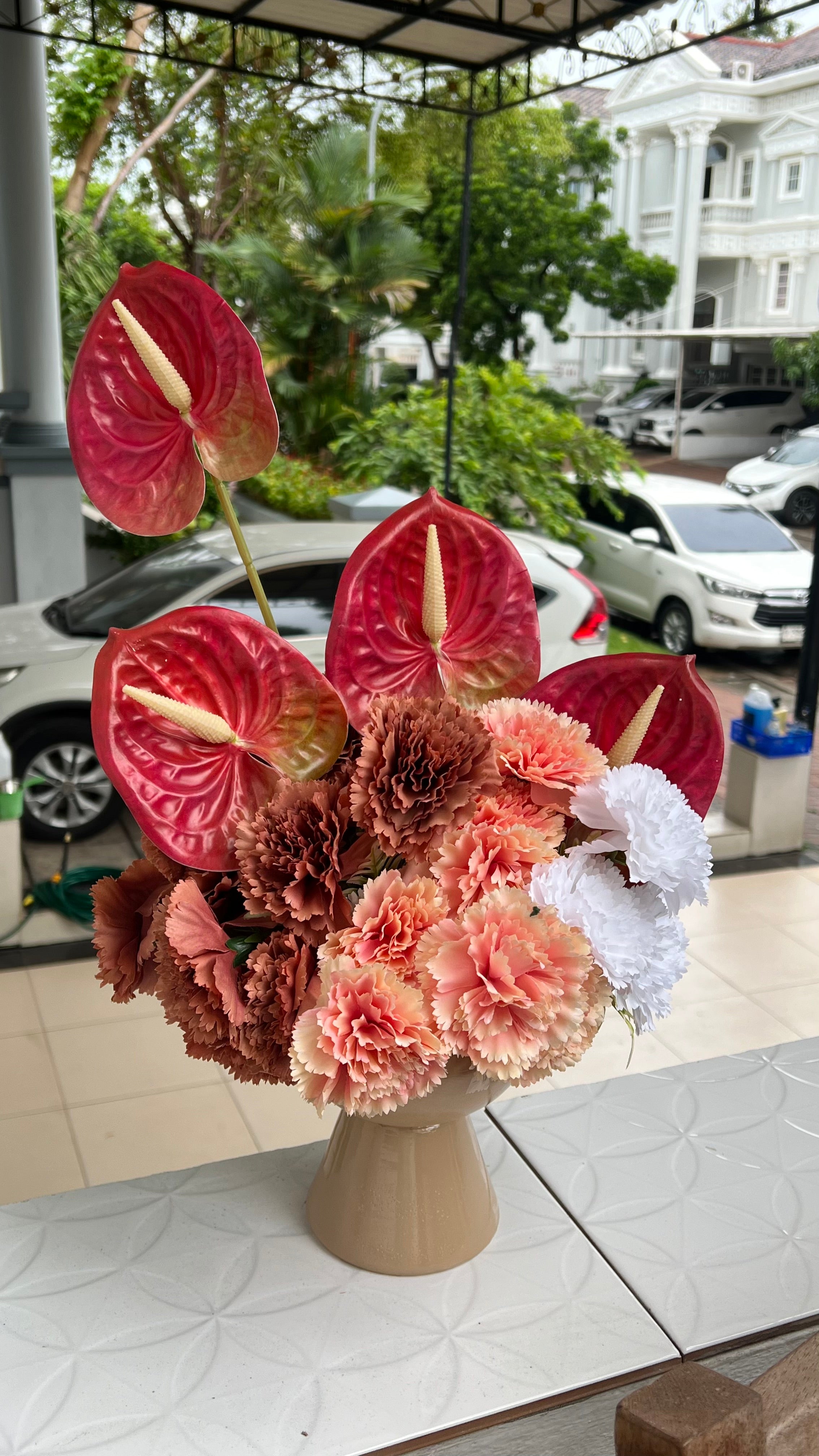 Cinnamon Vase (Artificial)